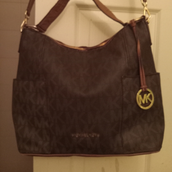 *SOLD**MICHAEL KORS   PURSE - Picture 6 of 7